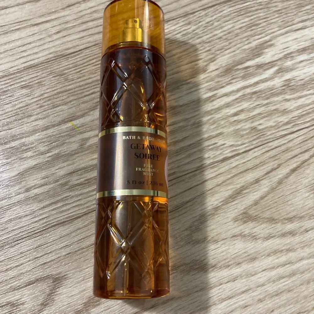 Bath & Body Works Getaway‎ Soiree Mist Womens 8oz Amber Solar Mandarin